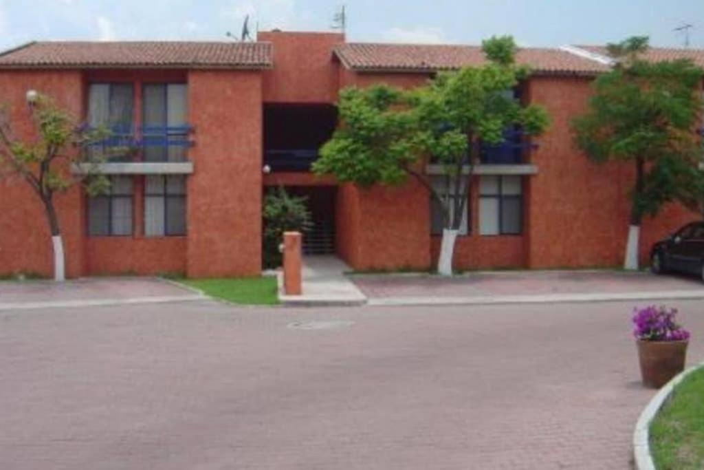 Amplia Suite Alberca Av Bernardo Quintana 12D Mendiola Buitenkant foto